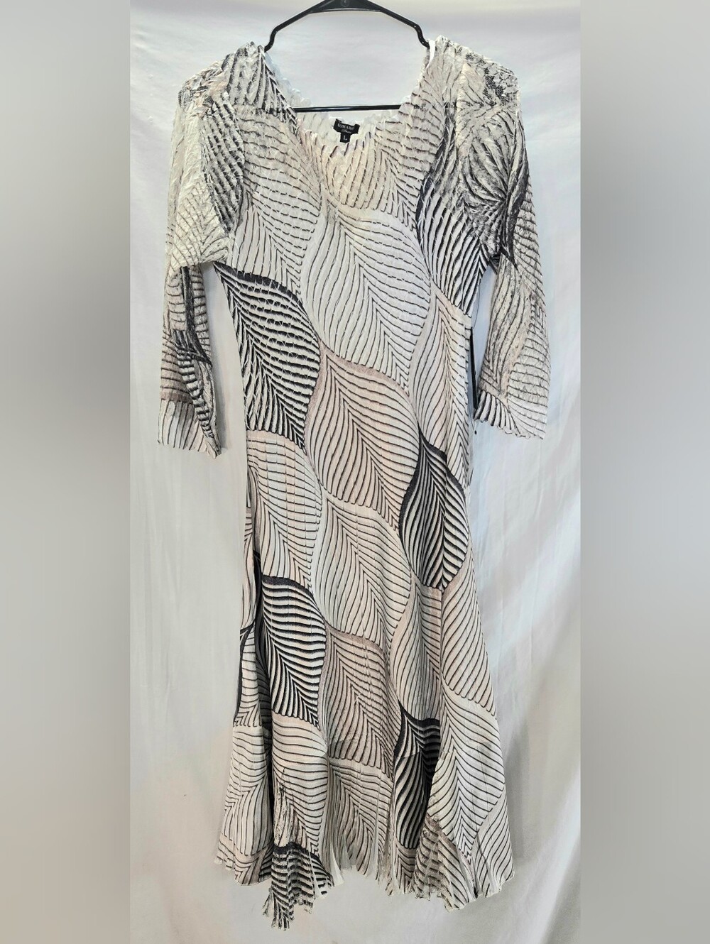 Komarov Women's Large Charmeuse Abstract Crinkle Lace Leaf Midi Art $325 New
